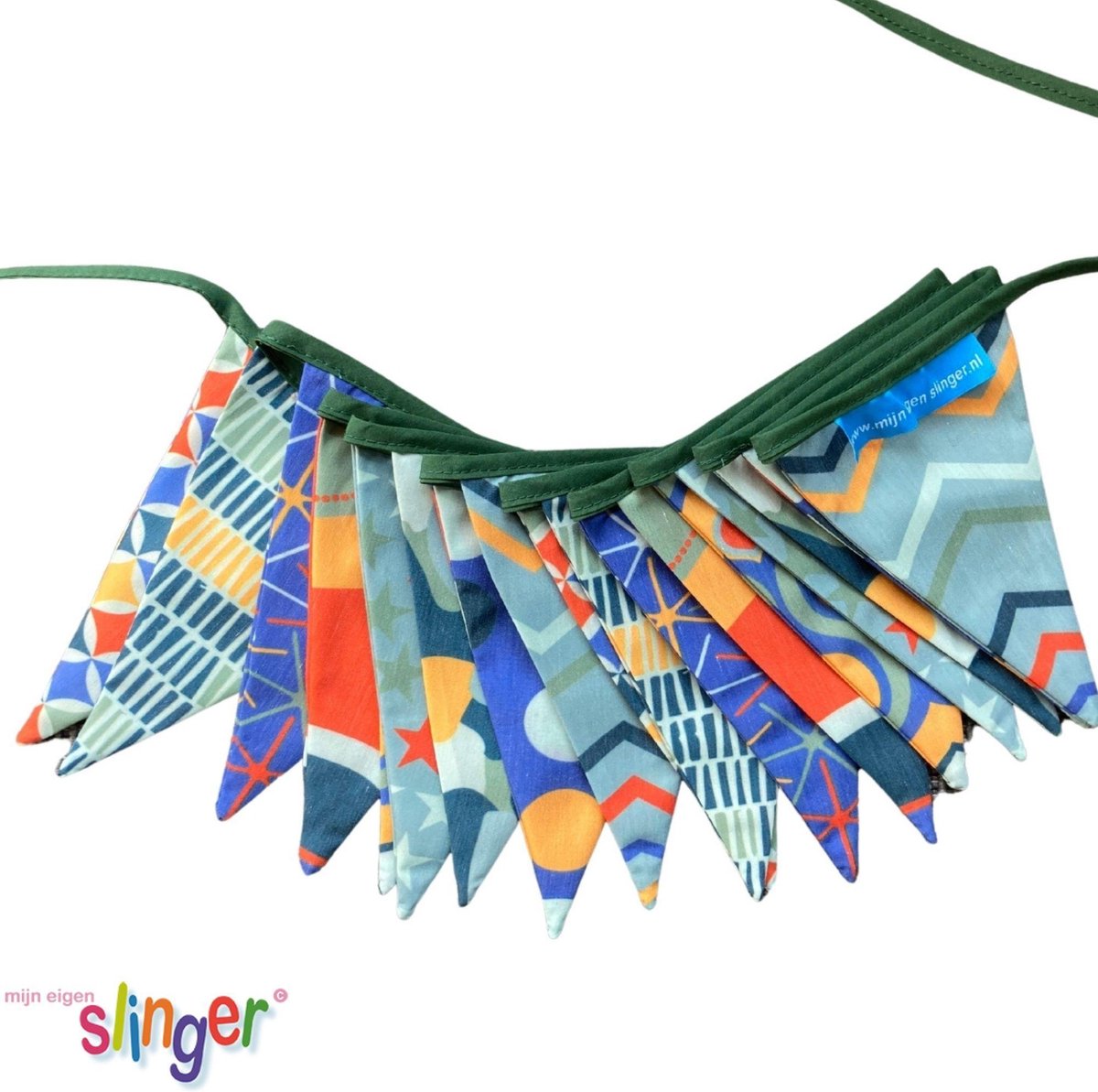 Stoffen slinger - mini vlaggenlijn - Feest Slingertje - Geboorte - Verjaardag - CELEBRATE MINI (vlaggenlijn 3 mtr lang met 18 vlaggetjes) — afbeelding 2