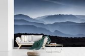 Behang - Fotobehang Silhouette van bergen - Breedte 420 cm x hoogte 280 cm
