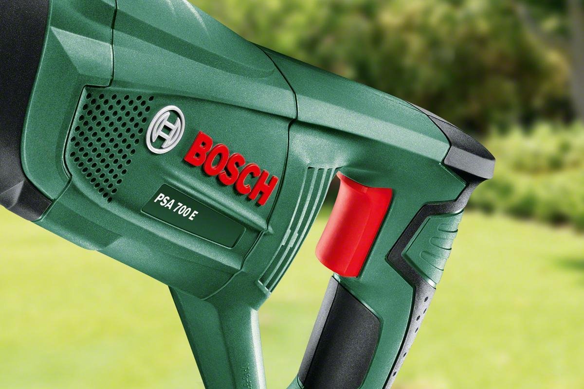 Bosch PSA 700 E Reciprozaag - op snoer - 710 W - Met 3 zaagbladen | bol.com