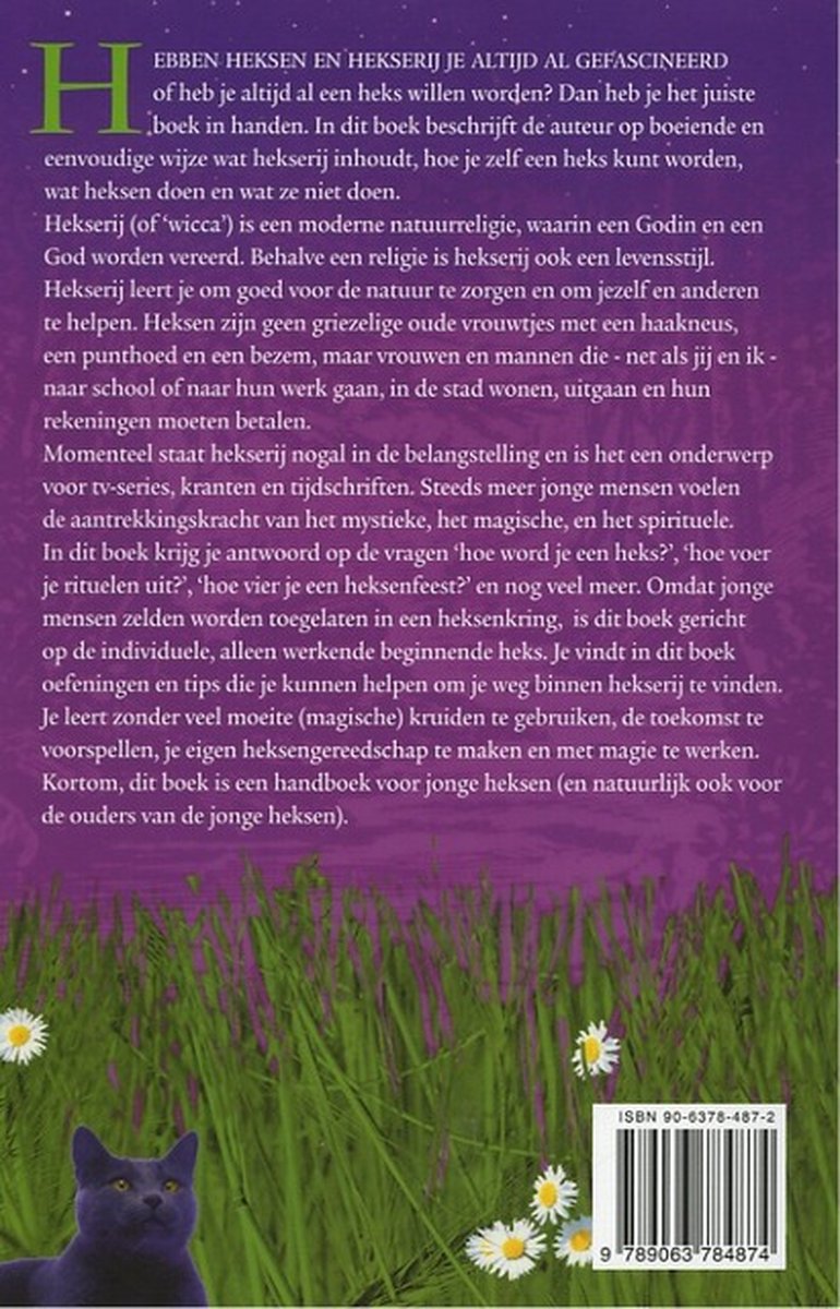 Achterkant van een boek met een zwarte kat en witte madeliefjes, met tekst in het Nederlands.