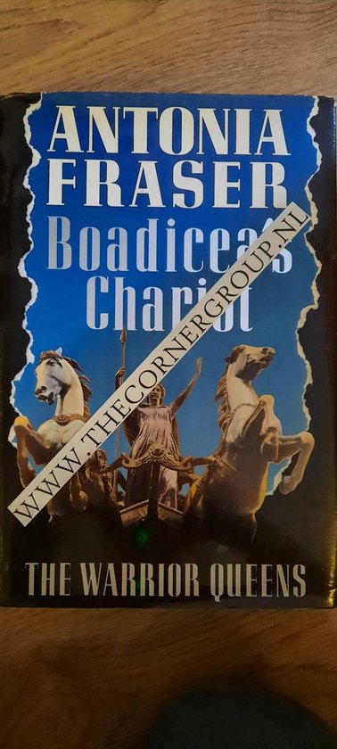Livre 'Warrior Queens' d'Antonia Fraser avec une image d'un char tiré par des chevaux.