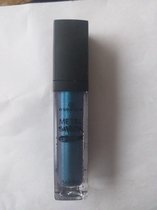 Essence metal shock lip paint #01 belladonna