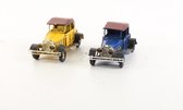 Een Set Van Twee Blikken Modellen Van Klassieke Autos