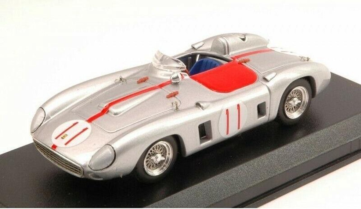 De 1:43 Diecast Modelcar van de Ferrari 860 Monza Spider #11 Winnaar van de Santa Maria Road Races in 1956. De coureur was J. Von Neumann. De fabrikant van het schaalmodel is Art-Model. Dit model is alleen online verkrijgbaar