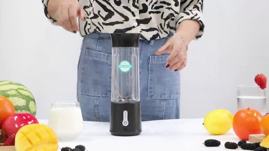 Mixeur Portable pour Milkshake et Smoothie 450ML 4000mAh Mini Mixeur  Blender avec 6 3D Lames et Brosse, Le Noir