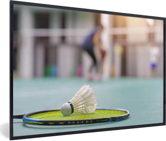 Photo encadrée - Une raquette de badminton avec navette est dans un cadre photo gym noir 60x40 cm - Affiche encadrée (Décoration murale salon / chambre)