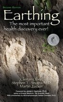Boekomslag met de titel "Earthing", Tweede Editie. Voetstappen in de aarde, met een groen plantje en "Most important health discovery ever".