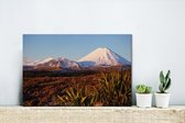 Canvas Schilderij Vulkaan in het Nationaal park Tongariro in Nieuw-Zeeland - 30x20 cm - Wanddecoratie