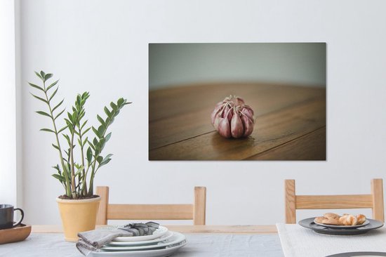 Un seul ail ou Allium sativum sur la table Toile 90x60 cm - Tirage photo sur toile (Décoration murale salon / chambre)