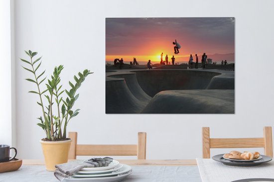 Canvas schilderij 80x60 cm - Wanddecoratie Skateboarders in Venice Beach bij zonsondergang - Muurdecoratie woonkamer - Slaapkamer decoratie - Kamer accessoires - Schilderijen op canvas