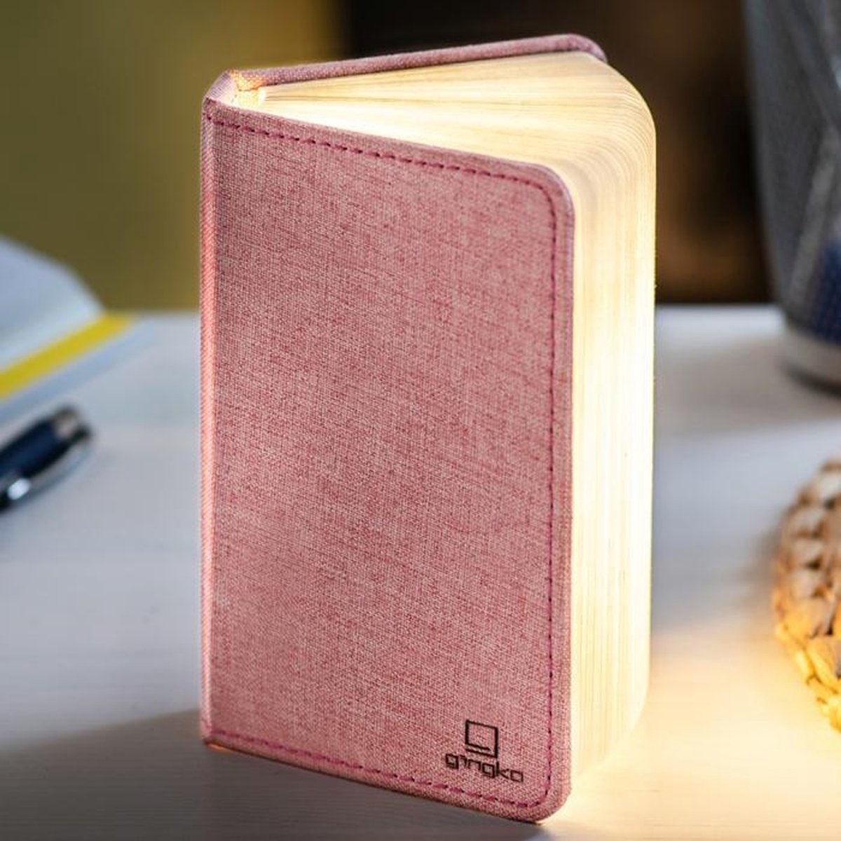 Gingko Mini Smart LED Book Light - roze stof