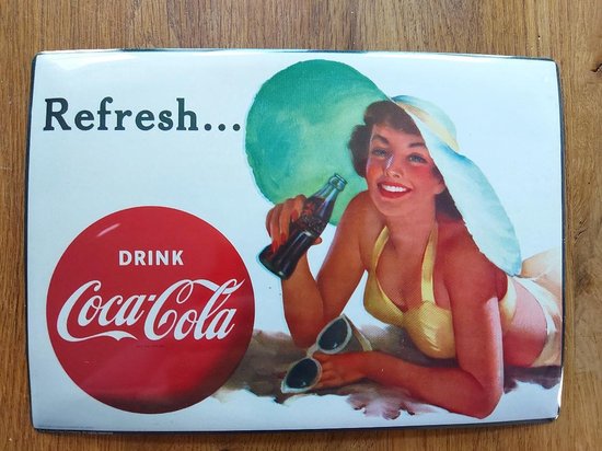 Refresh...Drink COCA-COLA "Brunette on Beach" - Metal card - Bord - Wandbord - 15x20cm