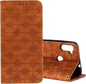 Voor Samsung Galaxy A11 / M11 Lucky Flowers Embossing Pattern Magnetische Horizontale Flip Leather Case met houder & kaartsleuven (bruin)