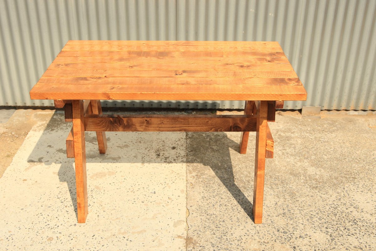 Jee & Bee Tuintafel - Weersbestendig