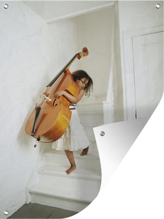 Tuinschilderij Meisje tilt cello de trap af - 60x80 cm - Tuinposter - Tuindoek - Buitenposter