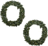 Set van 2x stuks kerstkransen/dennenkransen groen met warm witte kerstverlichting en timer 60 cm - Verlichte deurkransen