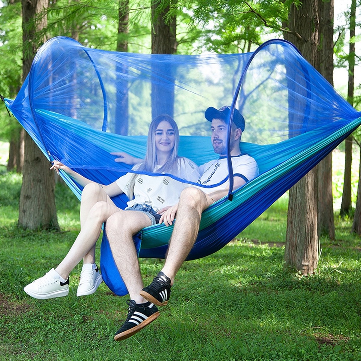 Draagbare outdoor camping volautomatische nylon parachutehangmat met klamboes, afmeting: 290 x 140 cm (donkerblauw + babyblauw)