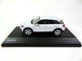 Audi Q2 (Wit) (10 cm) 1/43 Audi Collection Dealer model - Modelauto - Schaalmodel - Model auto - Miniatuurauto - Miniatuur autos