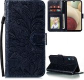 Voor Samsung Galaxy A02 / M02 (EU) Kant Bloem Embossing Patroon Horizontale Flip Leren Case met Houder & Kaartsleuven & Portemonnee & Fotolijst (Donkerblauw)