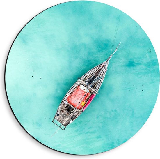 Dibond Wandcirkel - Tropisch Blauwe Zee met Boot Bovenaanzicht - 40x40cm Foto op Aluminium Wandcirkel (met ophangsysteem)