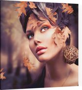 Vrouw met bladeren - Foto op Canvas - 100 x 100 cm