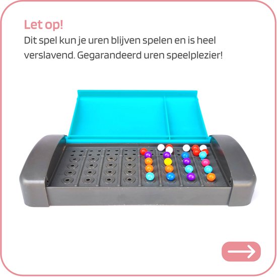 Een grijze, rechthoekige speeltafel met openklapbaar blauw deksel, vol met rode, blauwe, gele, paarse en witte balletjes. "Let op! Dit spel kun je uren blijven spelen en is heel verslavend. Gegarandeerd uren speelplezier!"