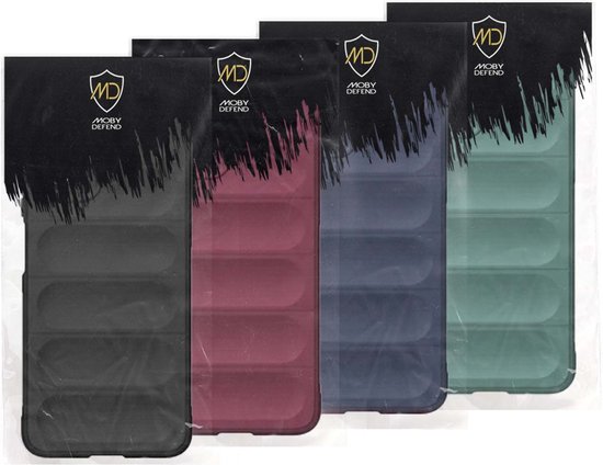 Vier zwarte telefoonhoesjes in verpakking, in de kleuren zwart, bordeaux, blauw en groen.