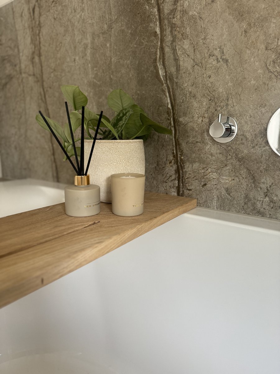 Eikenhout badplank met tablet gleuf | 90CM Breedte | Onbehandeld Eiken houten badplank | Housewarming cadeau | Nieuwe huis | Relax | Praktisch Badplank hout | Plank voor in bad | Badrekje | Badplank voor Ipad | Telefoonhouder