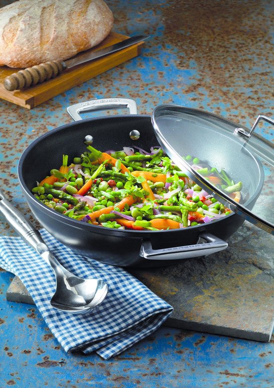 Le Creuset Les Forgées wokpan 32 cm • Zwart • de Bijenkorf