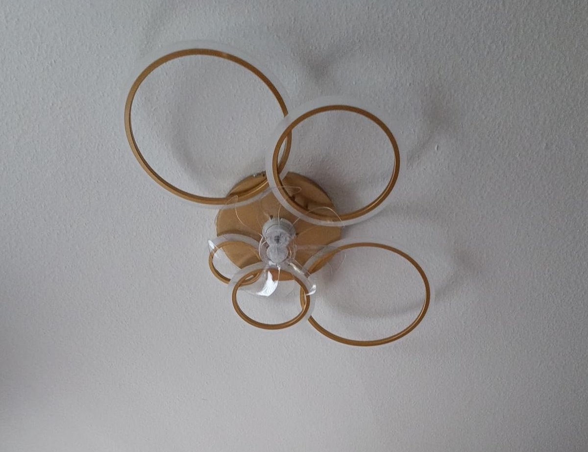 Slimme Plafondventilator Met Licht aanbieding bij Albert Heijn