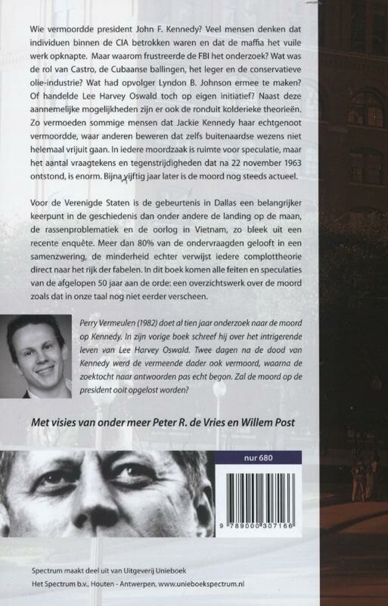 Een boek over de moord op John F. Kennedy, met foto's van Perry Vermeulen en John F. Kennedy.