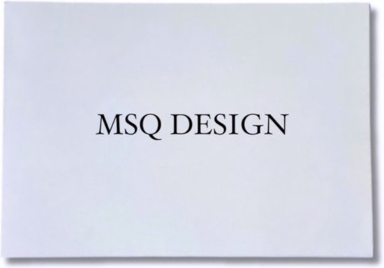 Wit oppervlak met de tekst MSQ DESIGN in zwarte letters.