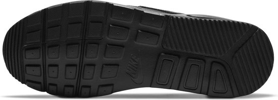 Onderkant van een zwarte Nike sneaker, met Nike logo en profiel.