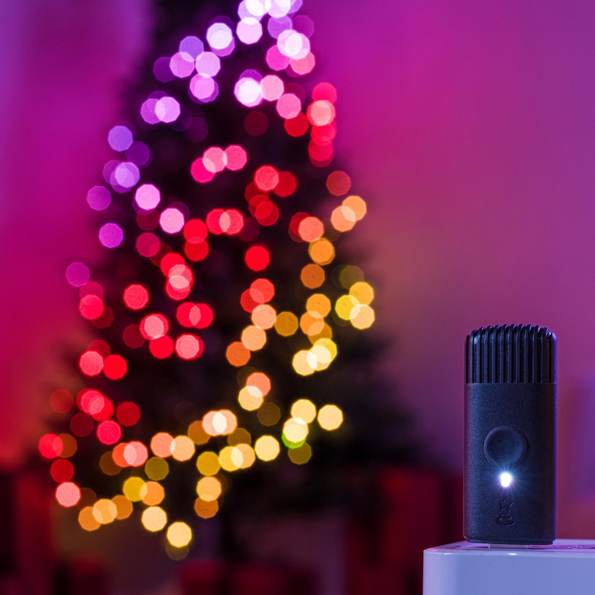 Twinkly Strings Lichtsnoer - 48M - LED - 600LED RGB - Dimbaar - Binnen & Buiten - Bluetooth of Wifi - Werkt met Homekit, Homey, Google Home en Razer Chroma - Zwart – foto 4