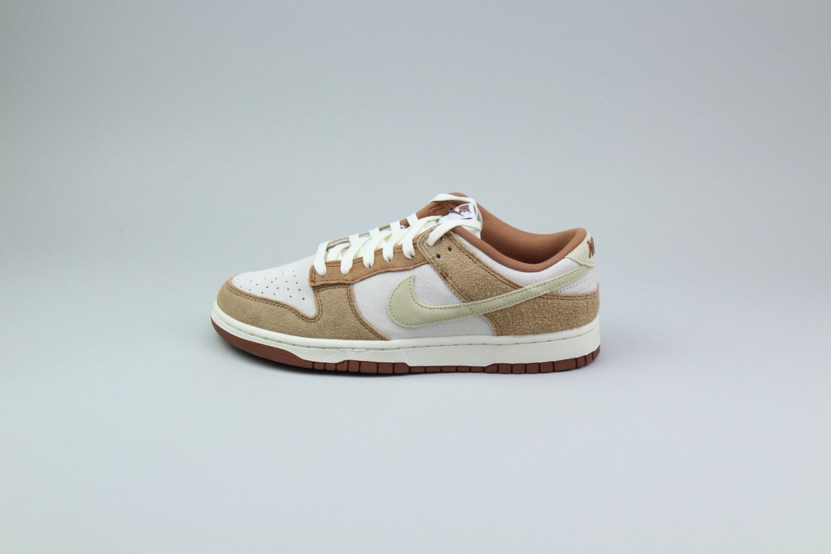 Nike Dunk Low PRM 'Medium Curry' maat