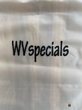 Logo 'WVspecials' in zwarte letters op een witte, gestreepte achtergrond.