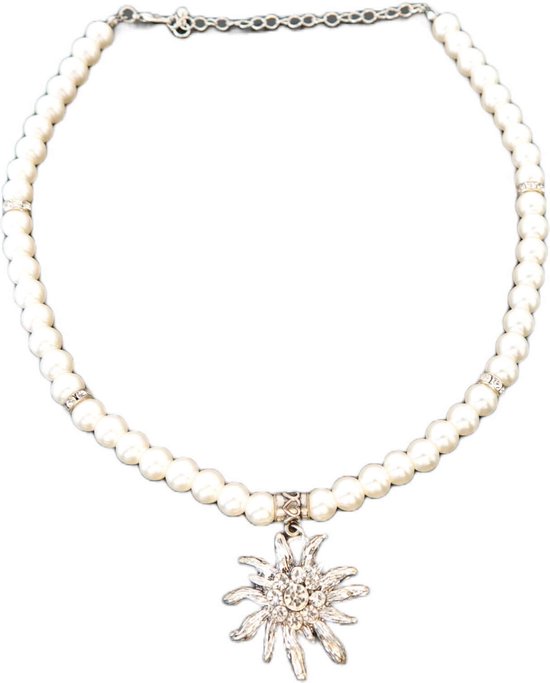 Parelsnoer ketting met een zilverkleurig edelweiss-bedeltje met strass steentjes.