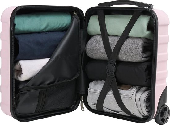 Open lichtroze Cabin Max koffer, gevuld met kleding in verschillende kleuren.