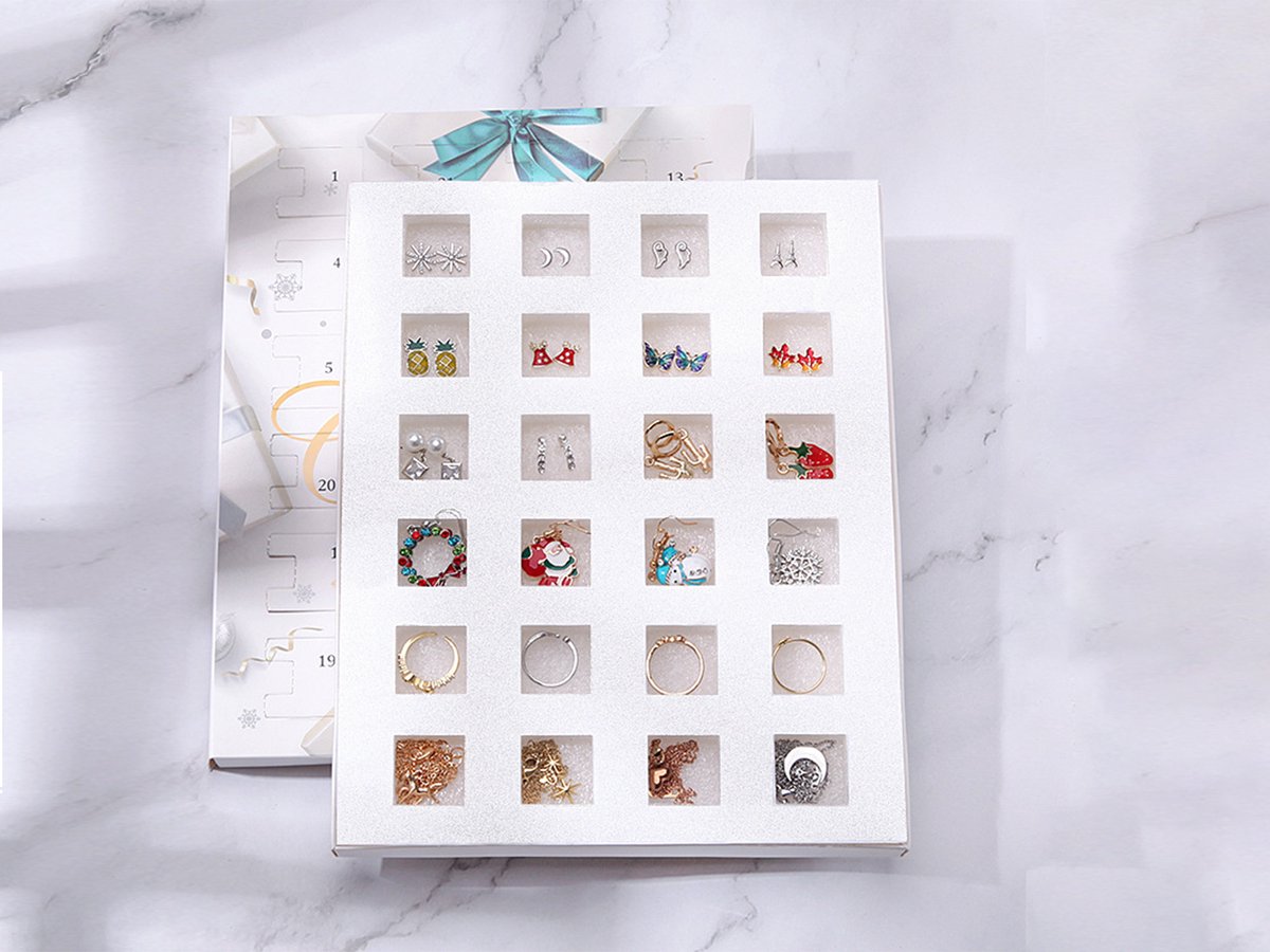 Adventskalender - Advent kalender - sieradenbox - Kerstmis - kado voor vrouw/ meisje = sieraden set - kettingen - ringen - oorbellen - cadeau - surprise box - verrassingset - verrassing -