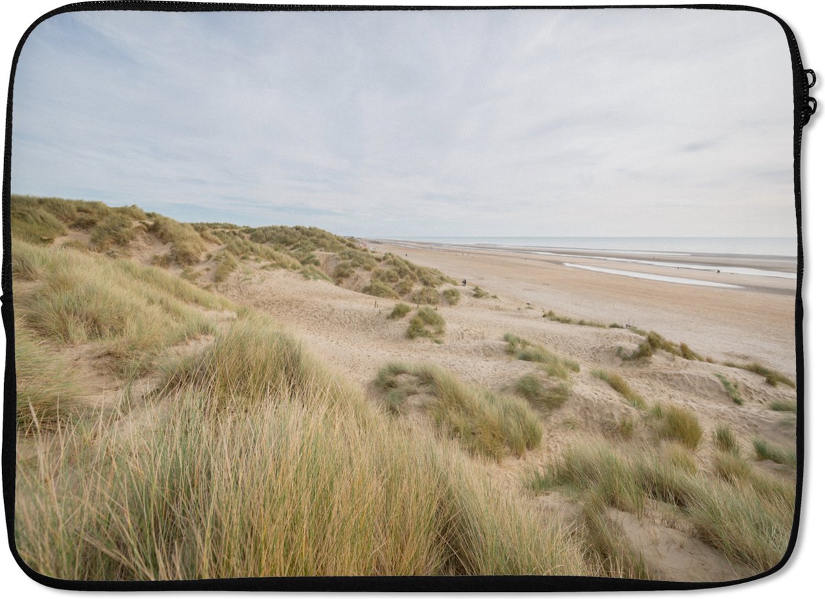 Laptophoes 14 inch - Duinen - Strand - Engeland - Laptop sleeve - Binnenmaat 33x23 cm - Zwarte achterkant
