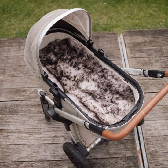 WOOOL Schapenvacht 2-in-1 Kinderwagen Buggy - WOOLA (Moeflon) - Inleg & Opleg - 100% Echte Schapenvacht - Klassieke Wol - Veilig, ECO & Duurzaam van WOOOL — afbeelding 2