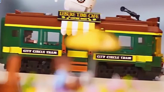 Zhe Gao DZ6002 Classic Trein Café bouwset incl. 4 minifigures | City & friends adventure Modelbouw | Educatief Creator speelgoed bouwpakketten voor kinderen & volwassenen | Bloemen foodtruck niet compatibel met lego | Bouwdoos met 1081 bouwstenen