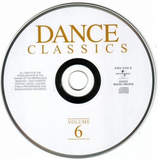 Cd-hoes met 'Dance Classics Volume 6'.