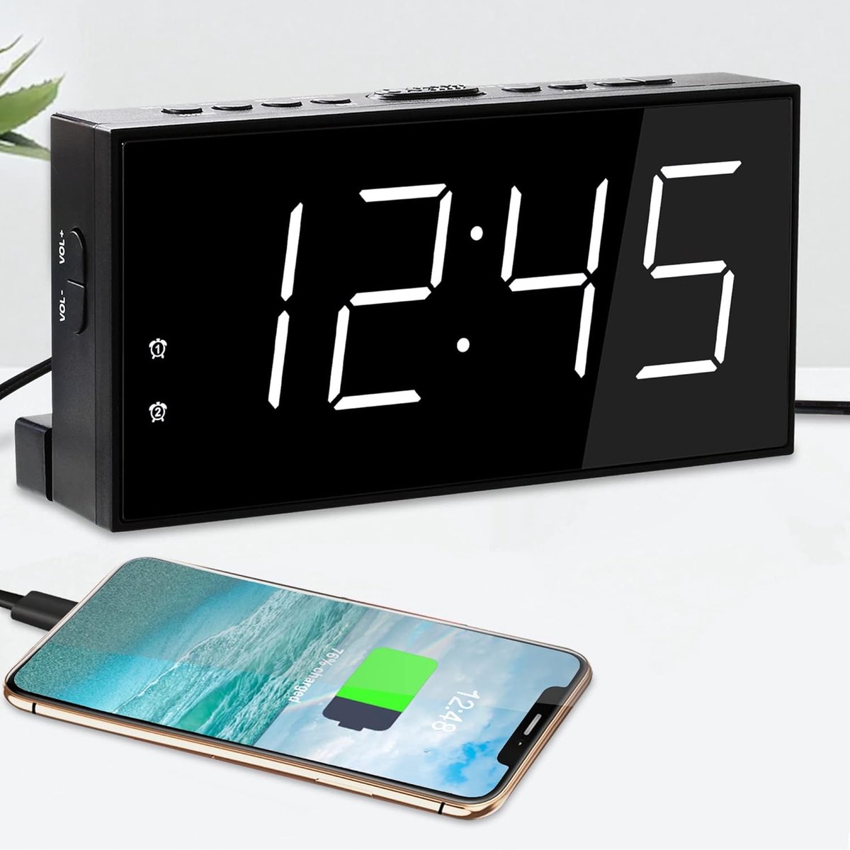 Stellar Digitale Wekker - LED-Scherm - Snooze Functie - Vier Alarm Functies - Met USB Oplaadpoort - Groot Display