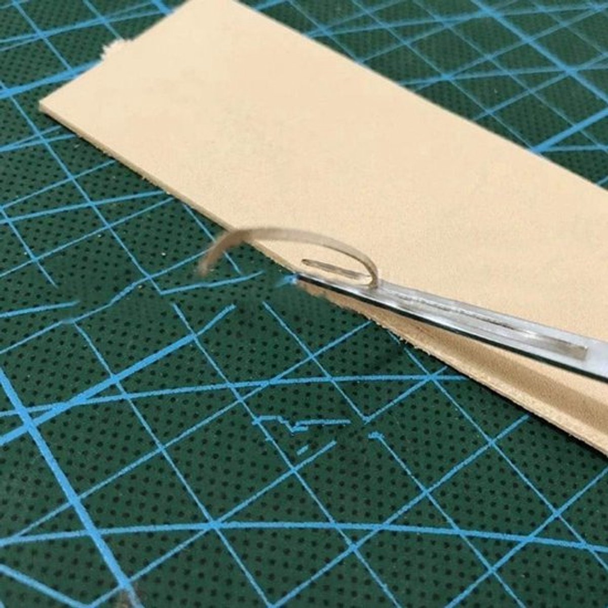 Professionele Leerafwerker voor DIY Leerbewerking - Precisie Snijgereedschap voor Perfecte Randen (1.3mm)