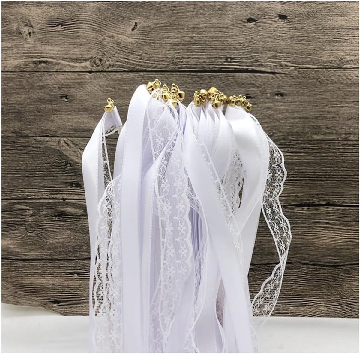 SnelShoppen - 50 Stuks Witte Bruiloft Wand Ribbons met Belletjes - Fairy Stokjes met Kanten en Zijde voor Bruiloft, Babyshower, Verjaardagsfeest - 60