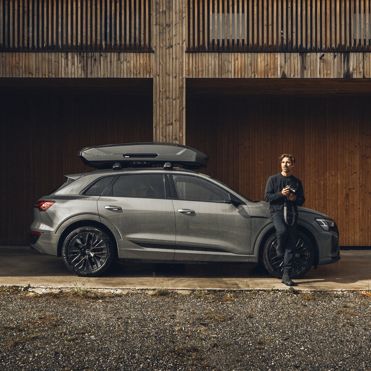 Thule Motion 3 XXL Black Glossy - Dakkoffer - 2 zijden te openen - 75kg laadvermogen – 590 L inhoud – foto 6