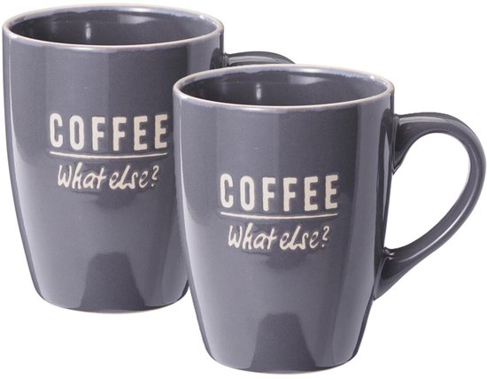 Set van 2 grijze mokken met de tekst 'Coffee what else?'.
