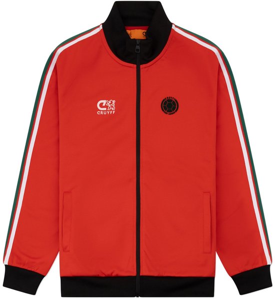 Rood trainingsjack met witte en groene strepen op de mouwen, Cruyff logo op de linkerborst, Marokkaanse voetbalbadge op de rechterborst.