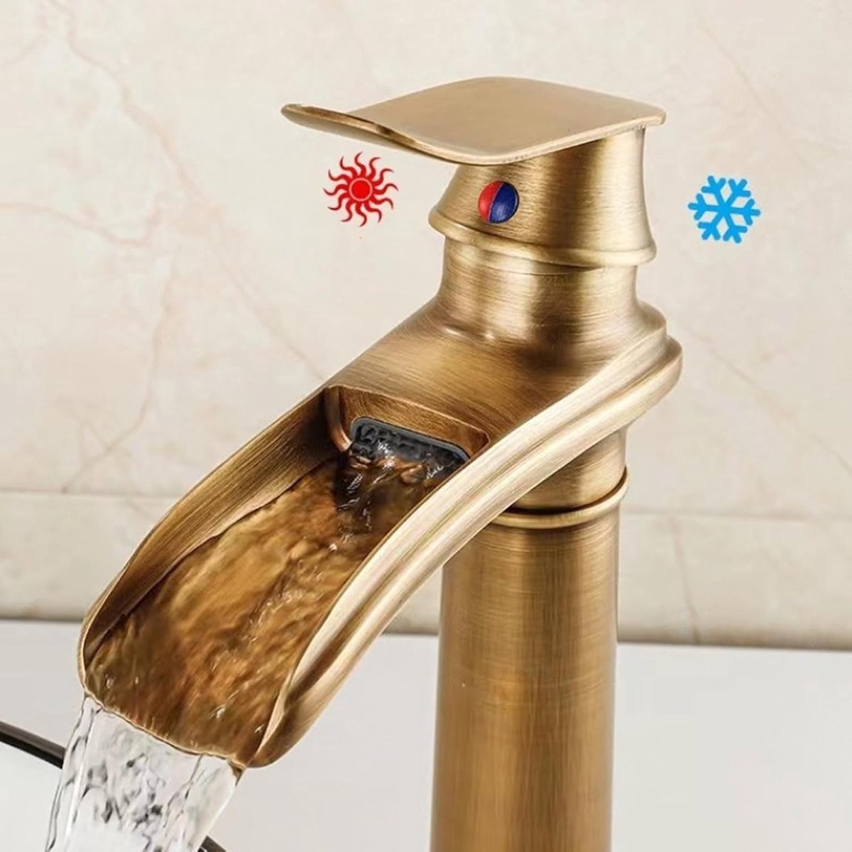 KZQ Waterkraan Badkamer Wastafelkraan Modern Badkamerkraan Wastafelmengkraan Waterval Badkamer Kraan Eengreepsmengkraan Warm En Koud Verstelbare Wastafelarmatuur - Laag Model - Antiek Messing